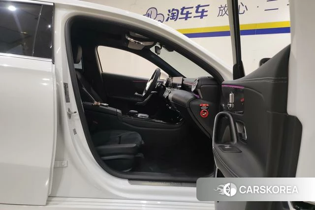 Mercedes-Benz Class A 2023 Белый из Китая