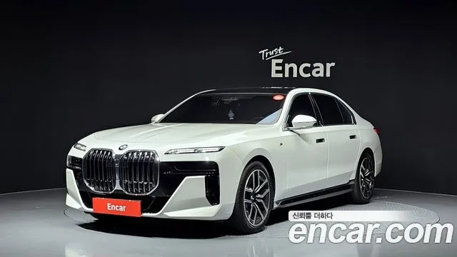 BMW 7 Series (G70) 2024 Белый из Кореи