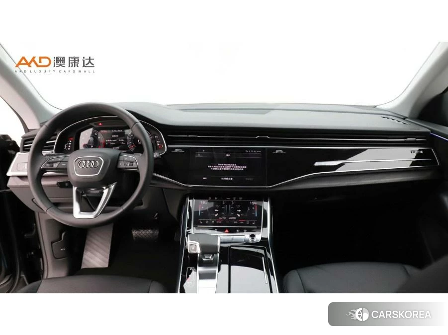 Audi Q8 2021 Черный из Китая