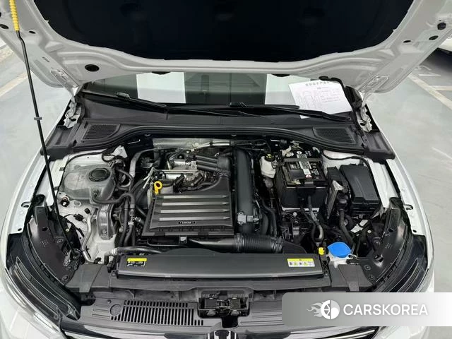 Volkswagen Golf 2021 Белый из Китая