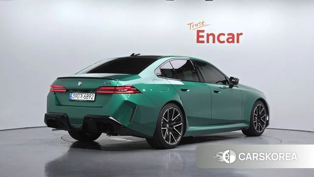 BMW M5 (G90) 2026 Зеленый из Кореи