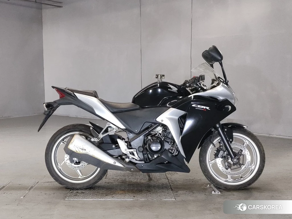 Проданный Honda CBR250R 2011 из Японии, фото 2