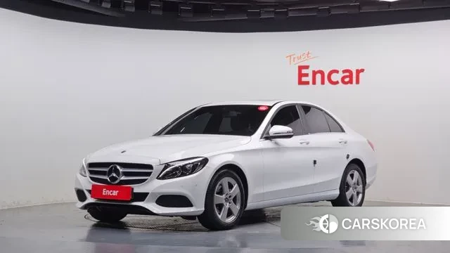 Mercedes-Benz C-Class W205 2018 Белый из Кореи