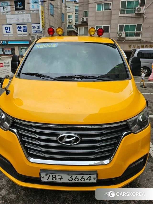 Hyundai The New Grand Starex 2018 Желтый из Кореи