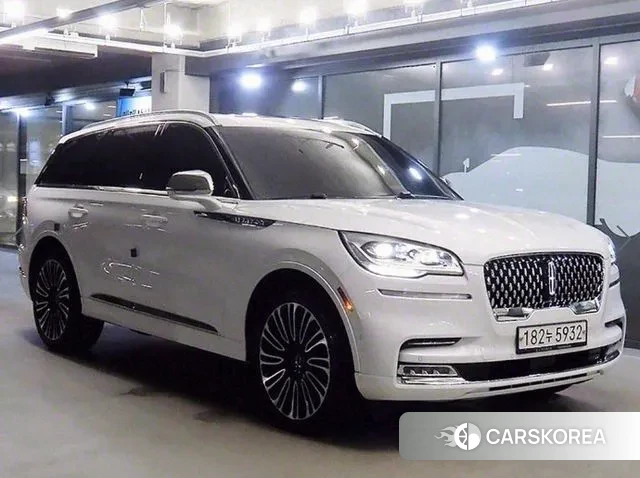 Lincoln Aviator 2nd generation 2021 Белый из Кореи