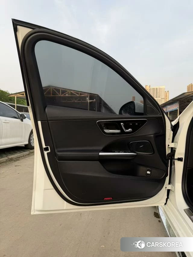 Mercedes-Benz Class C 2024 Белый из Китая