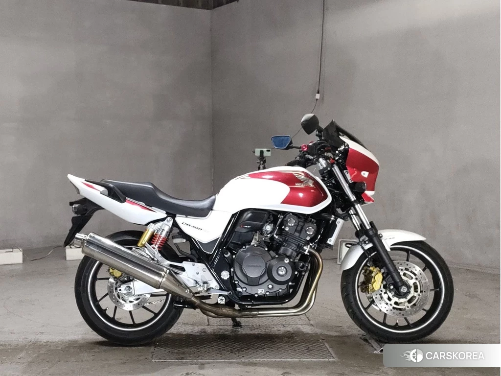 Проданный Honda CB400SF 2015 из Японии, фото 2