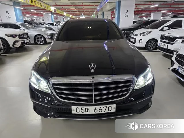 Mercedes-Benz E-Class W213 2018 Черный из Кореи