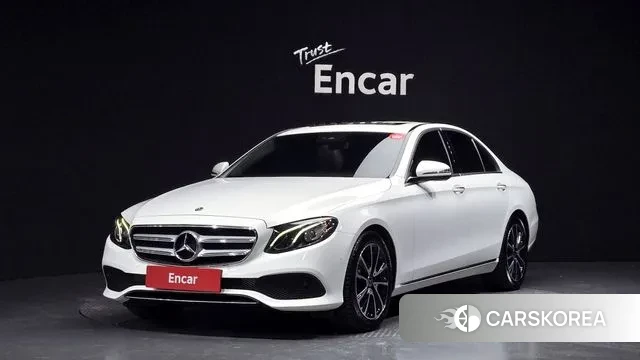 Mercedes-Benz E-Class W213 2018 Белый из Кореи