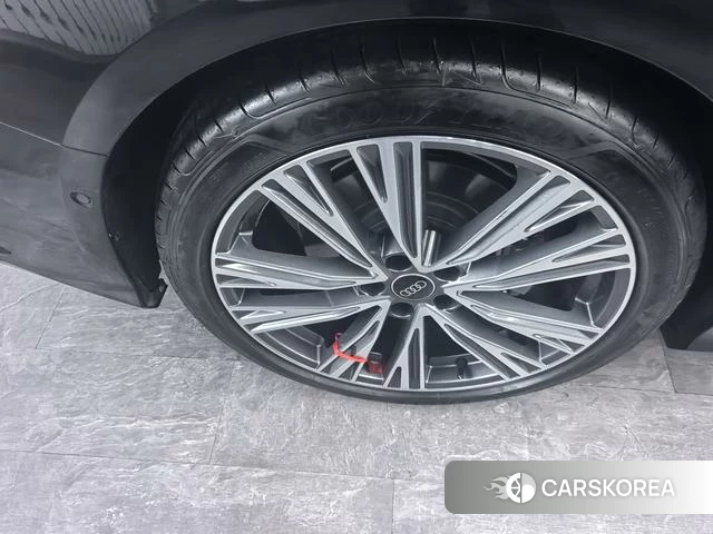 Audi A6L 2025 Черный из Китая
