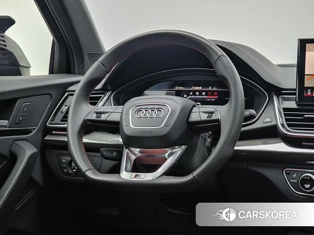 Audi SQ5 2024 Темно-серый из Китая