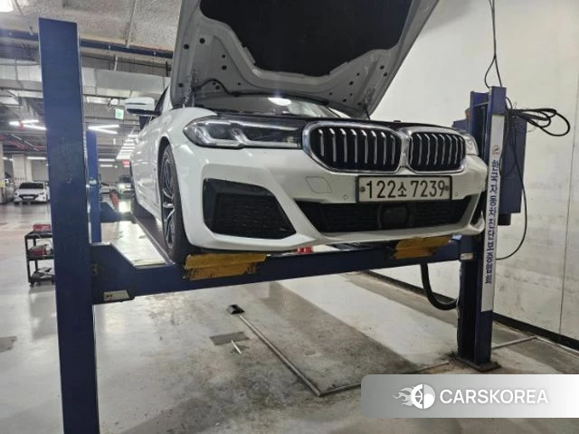 BMW 5 Series (G30) 2022 Белый из Кореи