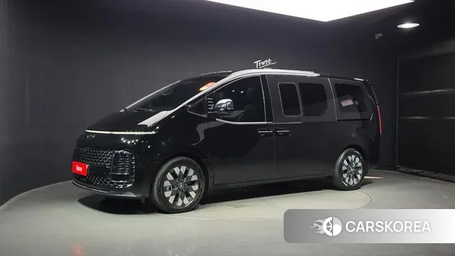 Hyundai Staria 2023 Черный из Кореи