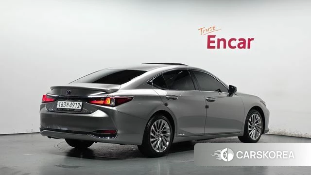 Lexus ES300h 7th generation 2021 Песочный из Кореи