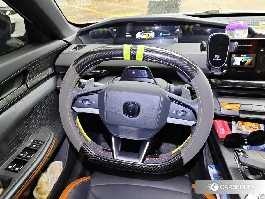 Chang'an UNI-V 2024 Белый из Китая
