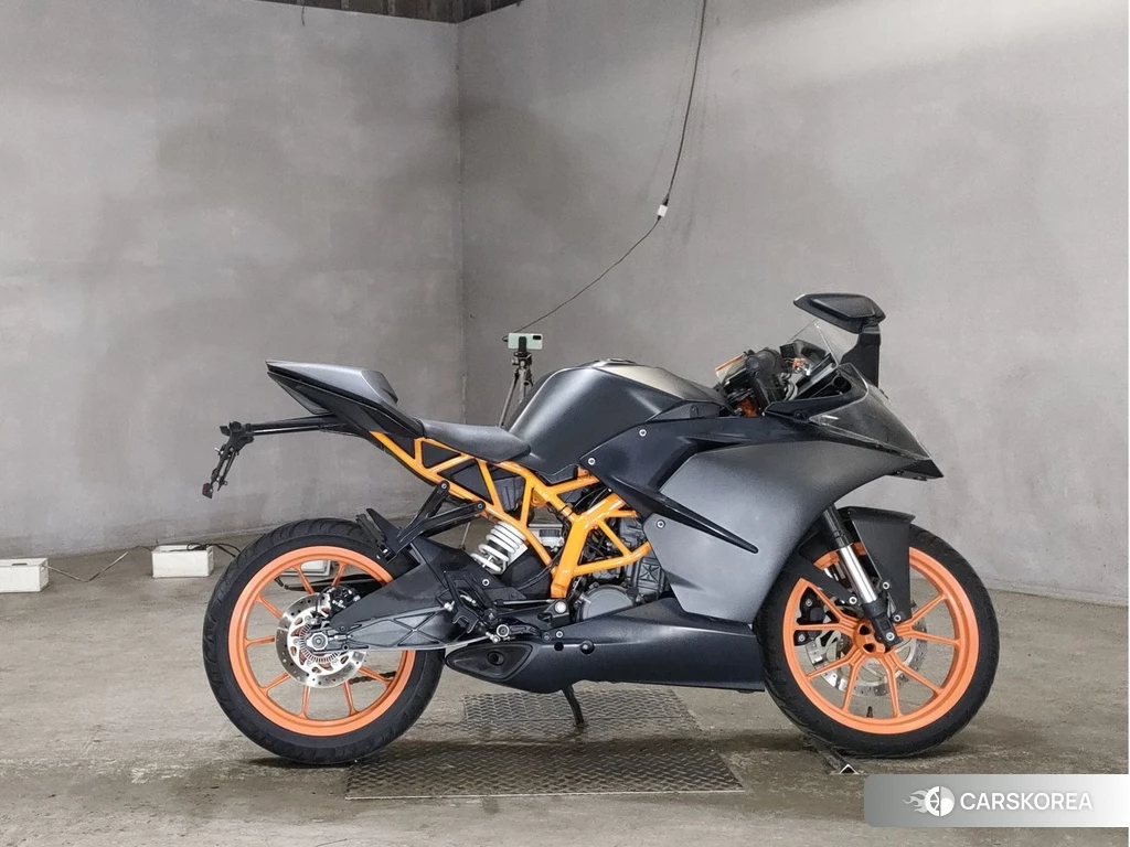Проданный KTM RC 125 2015 из Японии, фото 2
