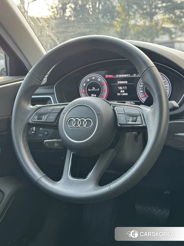 Audi A4L 2021 Белый из Китая