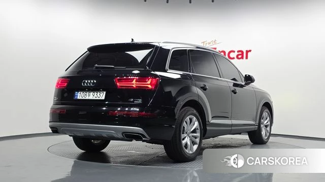 Audi Q7 (4M) 2019 Черный из Кореи