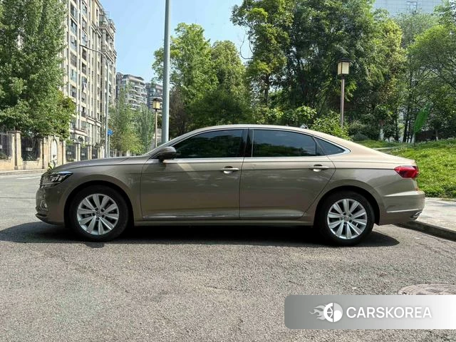 Volkswagen Passat 2019 Шампань из Китая