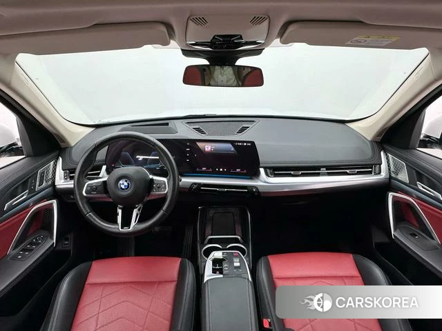 BMW iX1 2023 Белый из Китая
