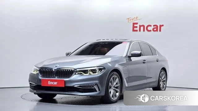 BMW 5 Series (G30) 2019 Серебристо-серый из Кореи