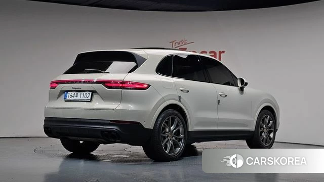 Porsche Cayenne (PO536) 2021 Жемчужный цвет из Кореи