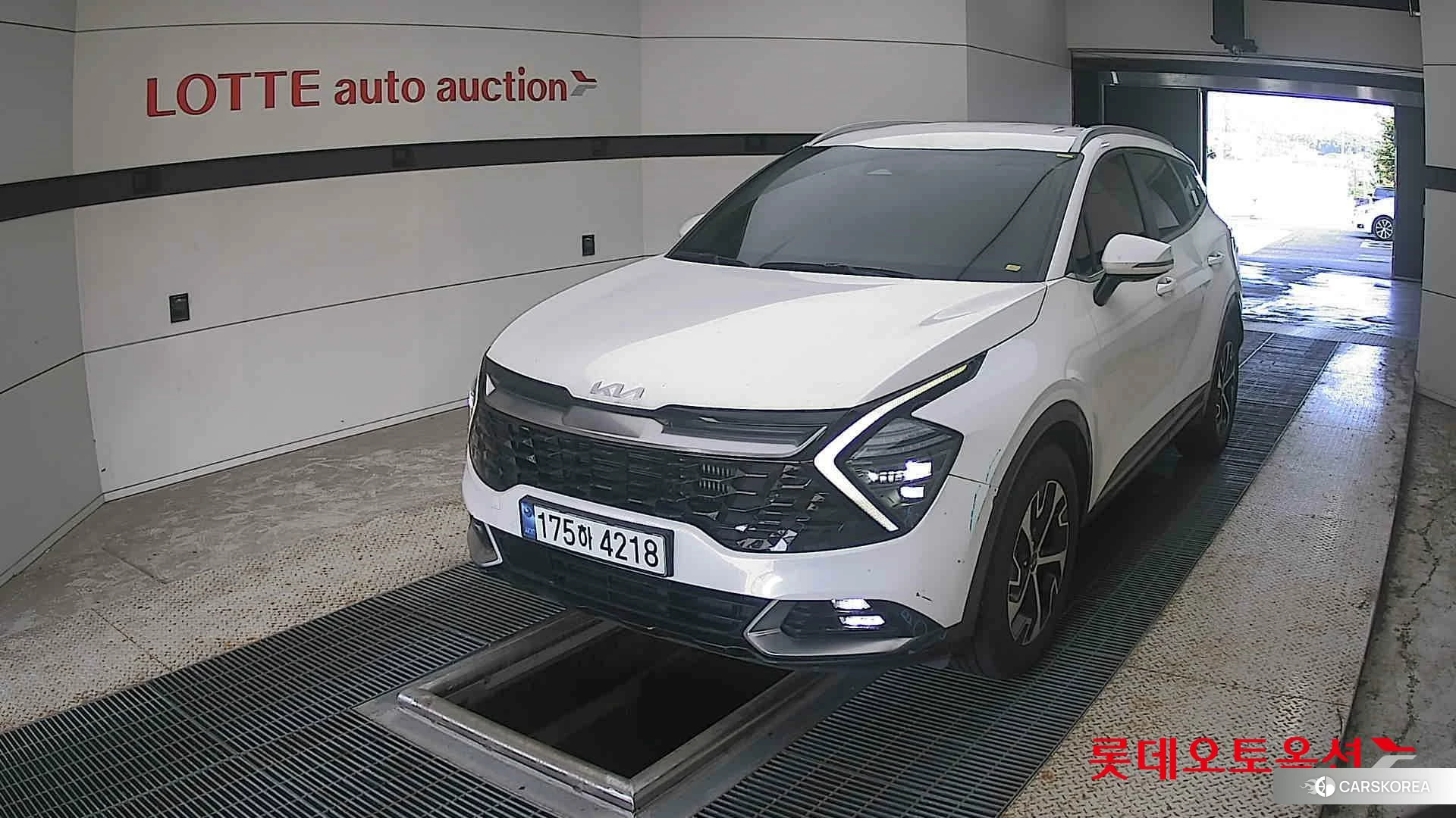 Kia Sportage Hybrid 2023 Snow White Pearl (optional) из Кореи