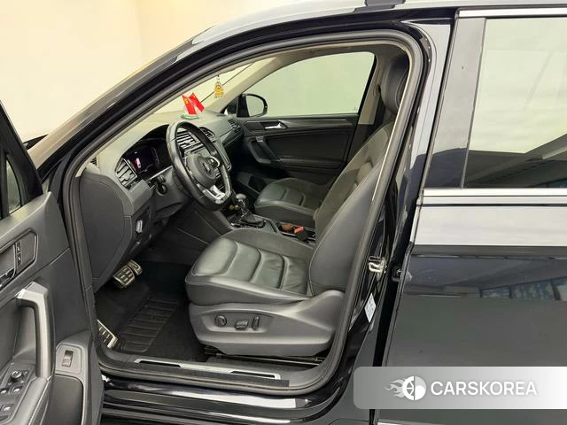Volkswagen Tiguan L 2021 Черный из Китая