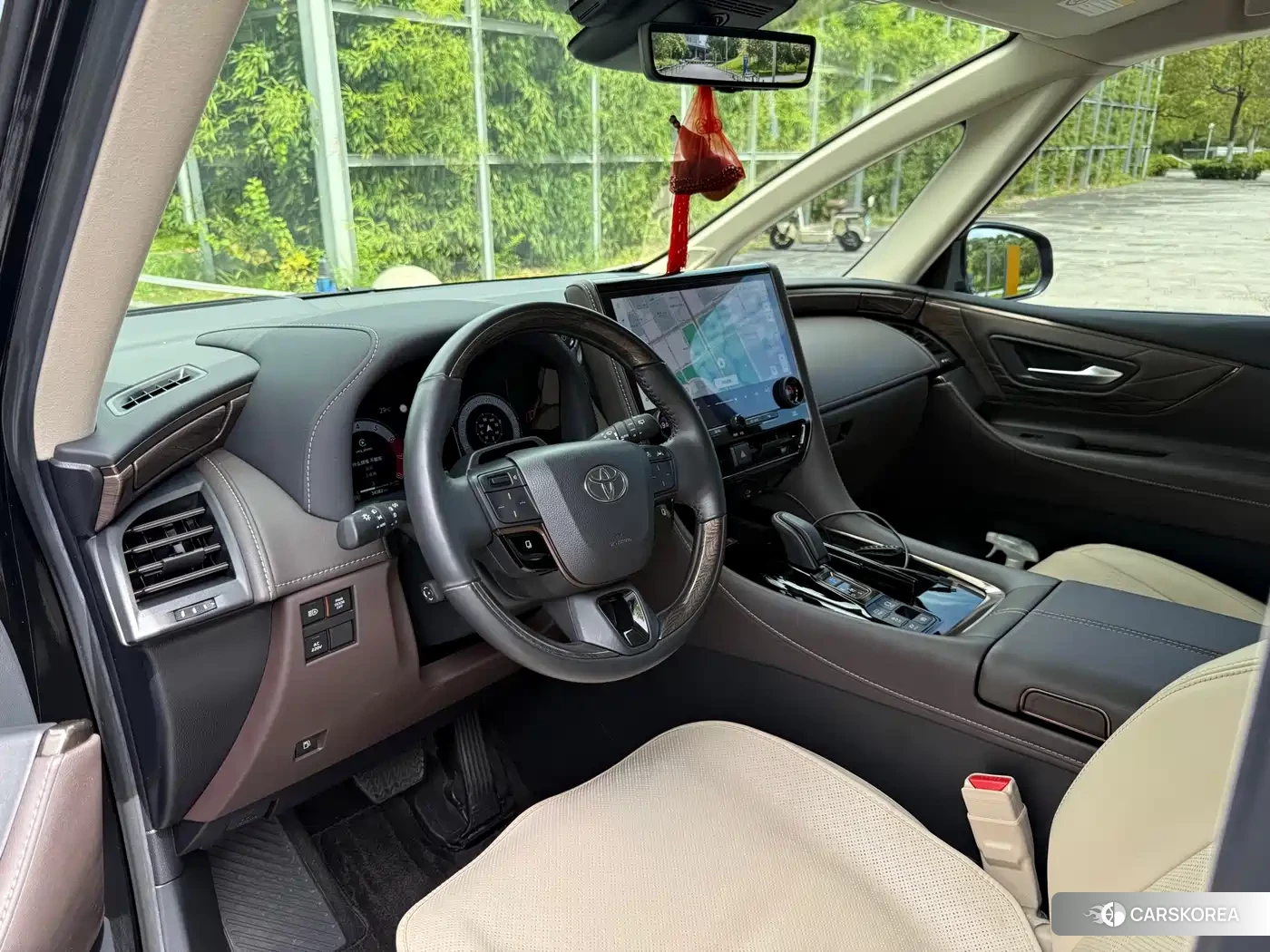Toyota Elfa 2024 Черный из Китая