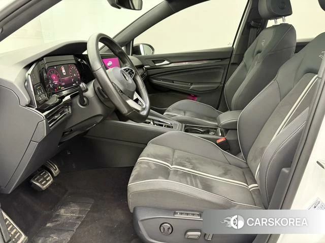 Volkswagen Golf 2021 Белый из Китая