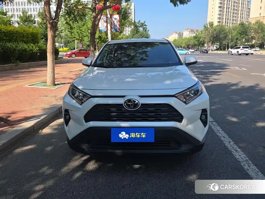 Toyota RAV4 2024 Белый из Китая
