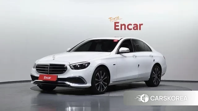Mercedes-Benz E-Class W213 2021 Белый из Кореи