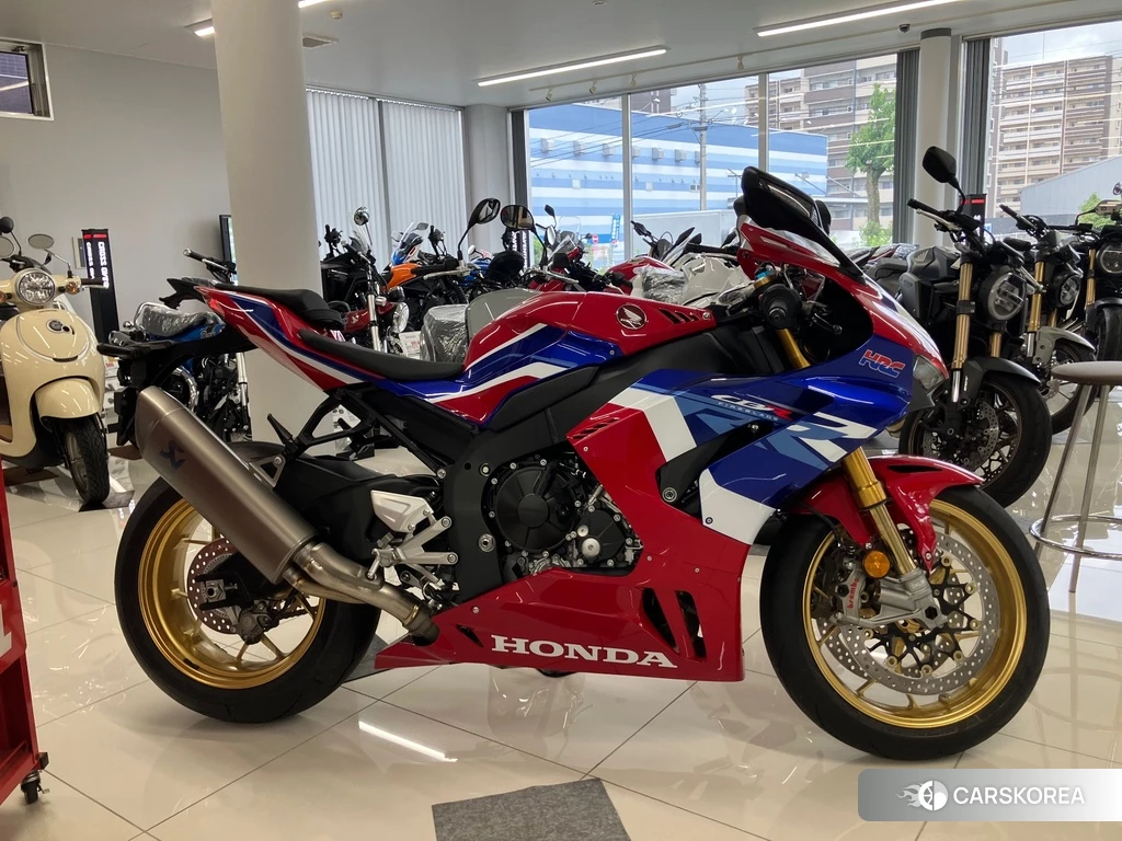 Проданный Honda CBR1000RR-R FIREBLADE 2024 из Японии