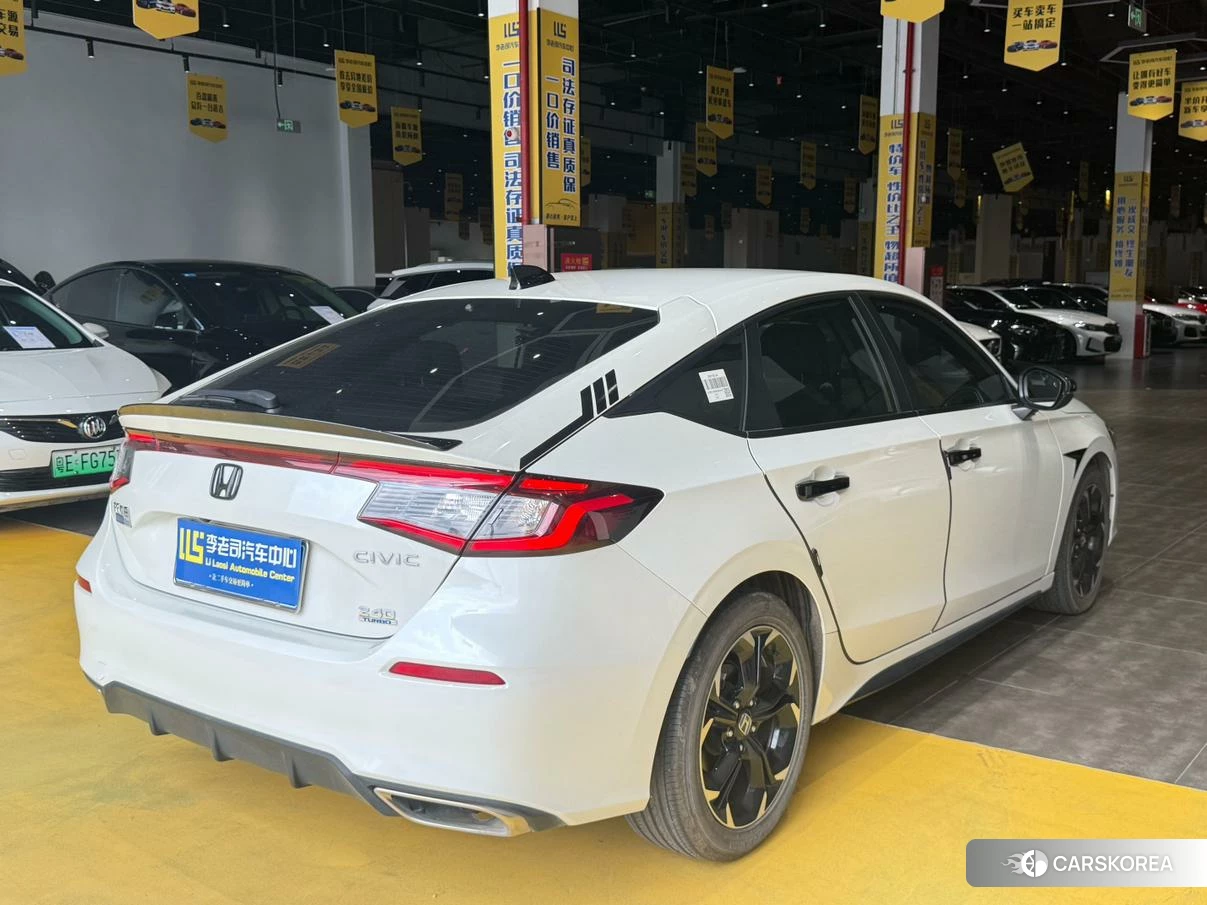 Honda Civic 2022 Белый из Китая