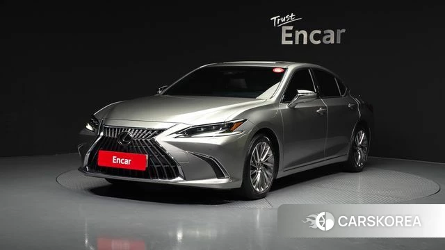 Lexus ES300h 7th generation 2023 Серебристо-серый из Кореи