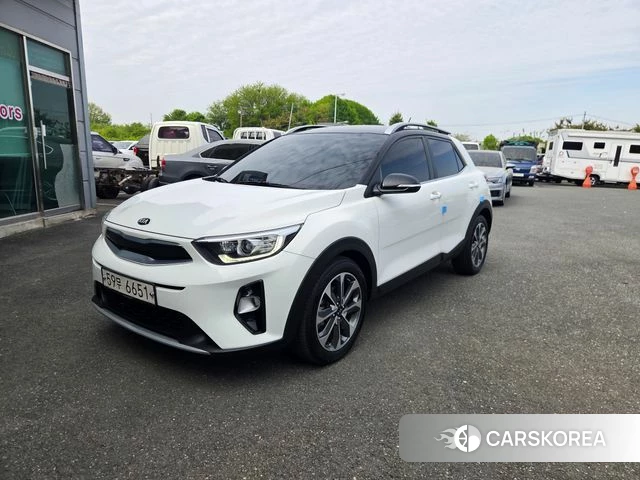 Kia Stonic 2018 Белый из Кореи