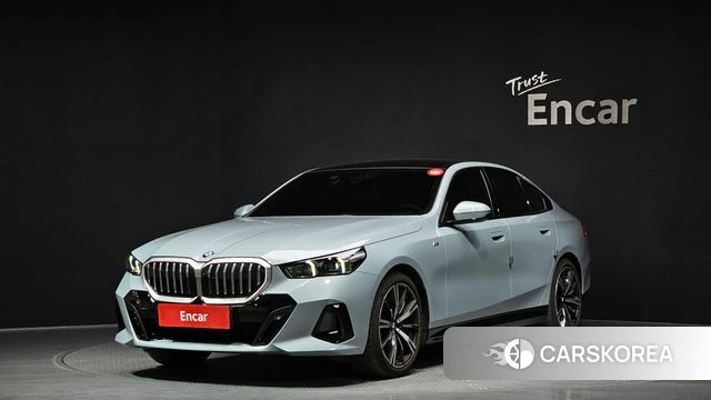 BMW 5 Series (G60) 2025 Серебристо-серый из Кореи