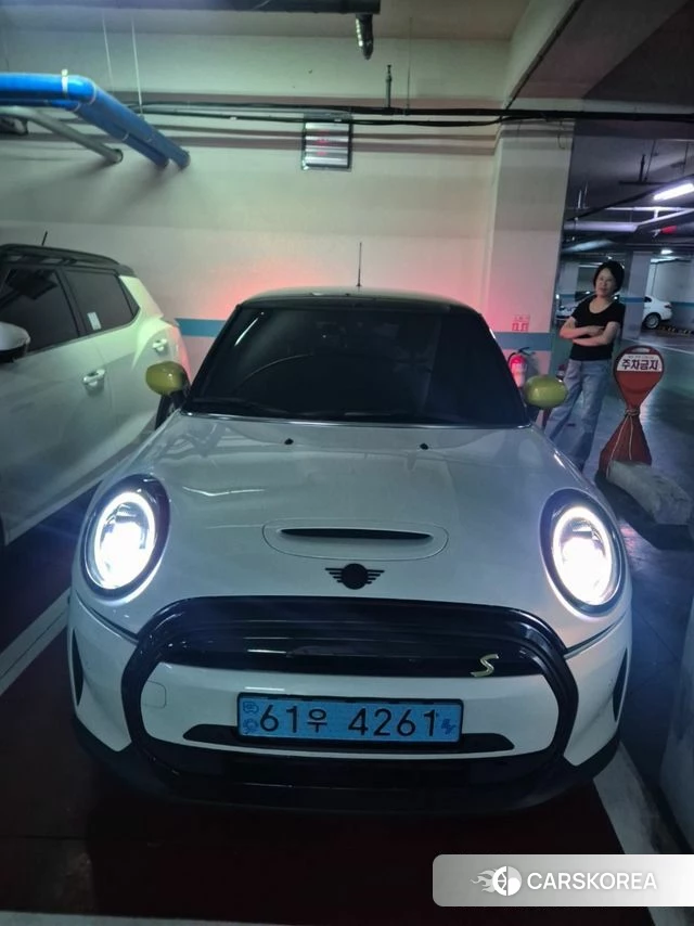 Mini Cooper Electric 2023 Белый из Кореи