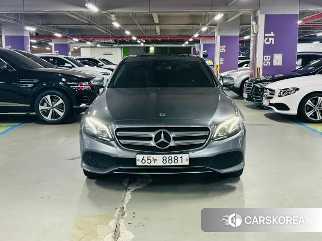 Mercedes-Benz E-Class W213 2019 Серый из Кореи