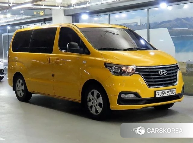 Hyundai The New Grand Starex 2018 Желтый из Кореи