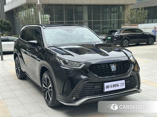 Toyota Crown Lufang 2023 Черный из Китая