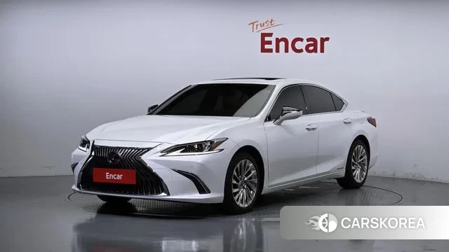 Lexus ES300h 7th generation 2020 Белый из Кореи