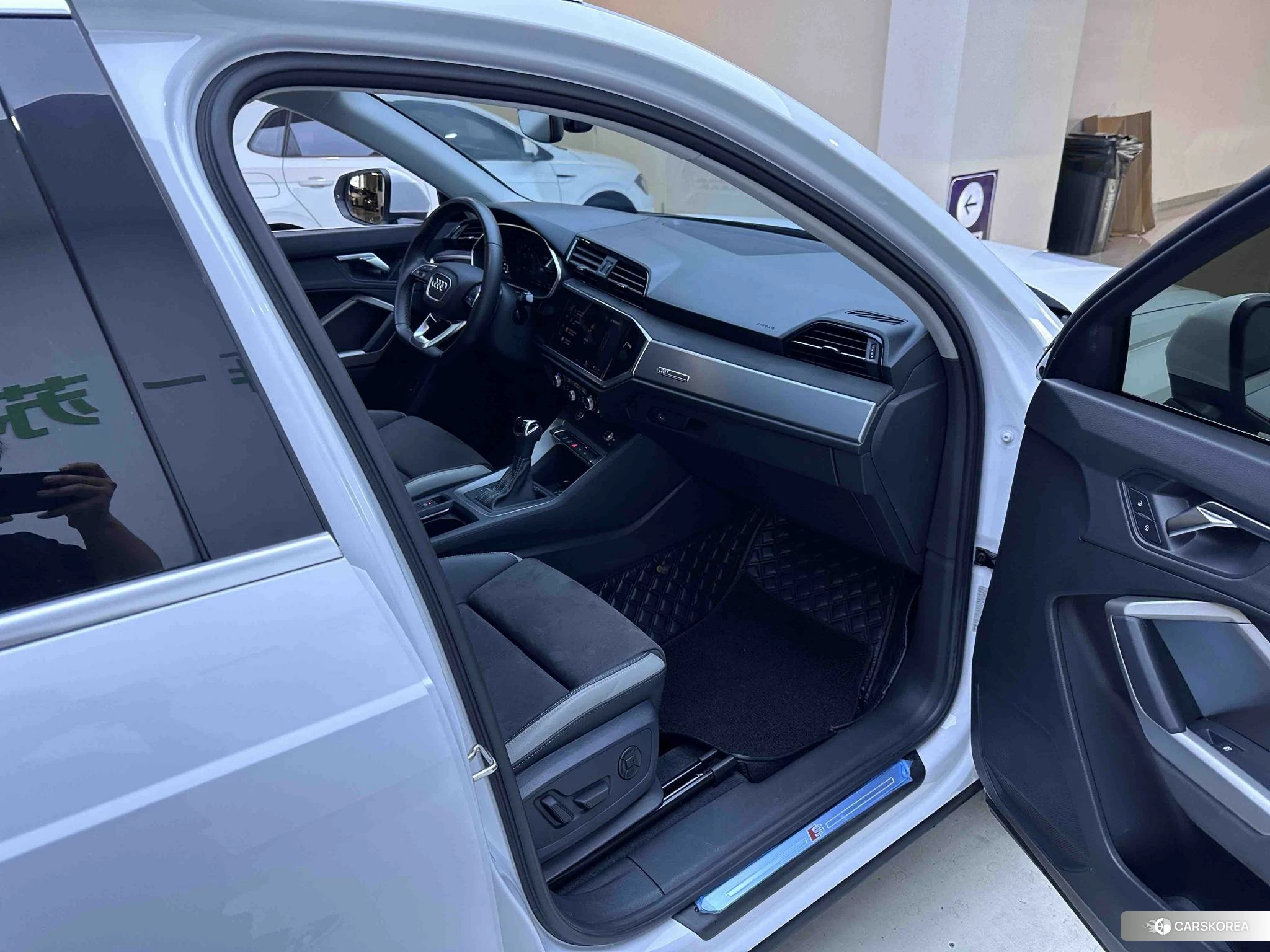 Audi Q3 2021 Белый из Китая