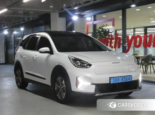 Kia Niro Plus 2022 Белый из Кореи