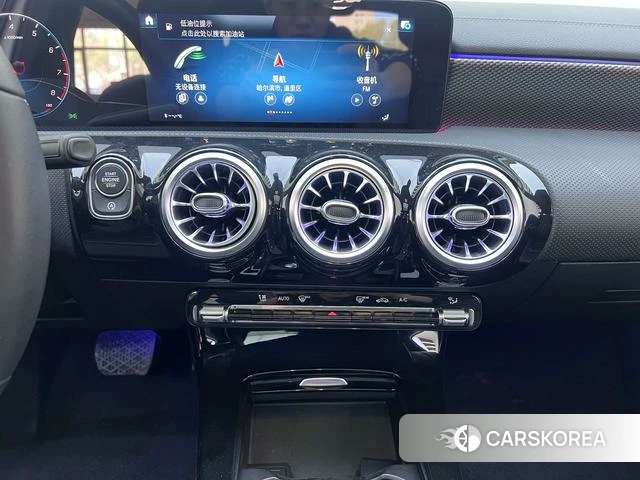 Mercedes-Benz Class A 2022 Белый из Китая