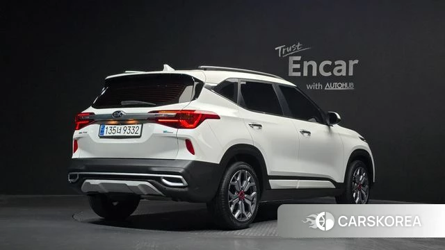 Kia Seltos 2020 Белый из Кореи