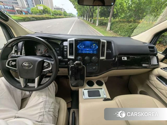 Toyota Sienta 2022 Белый из Китая