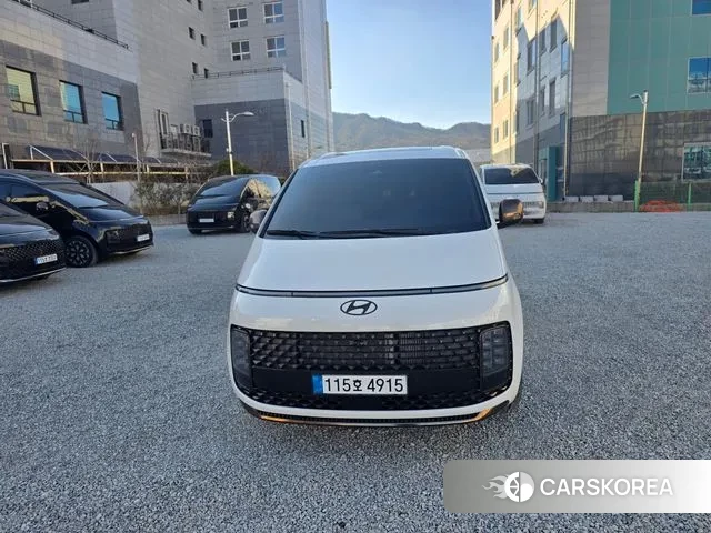Hyundai Staria 2025 Белый из Кореи