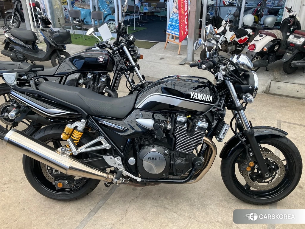 Проданный Yamaha XJR 1300 2011 из Японии