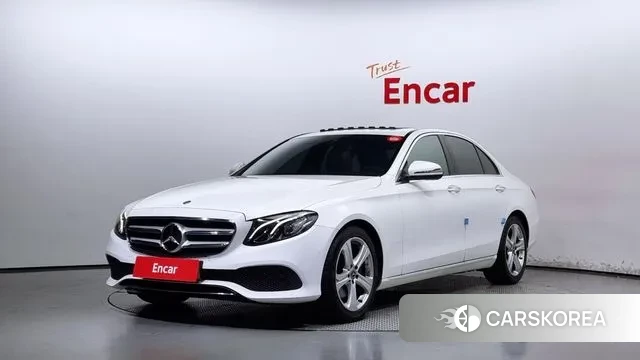 Mercedes-Benz E-Class W213 2018 Белый из Кореи